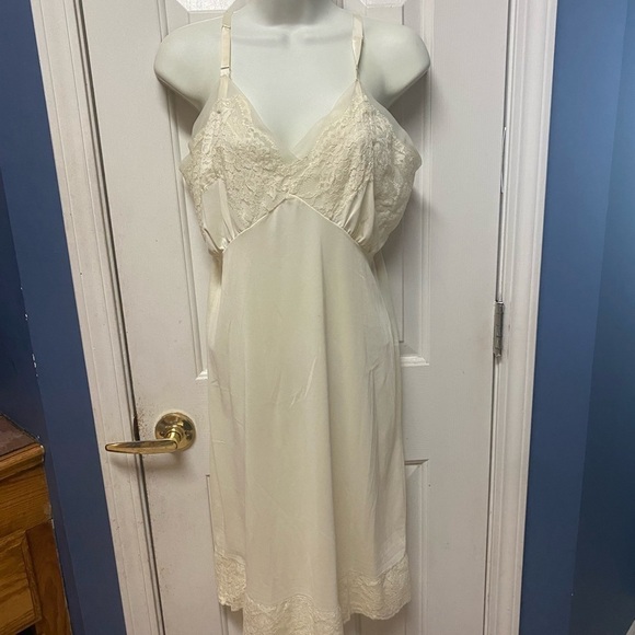 Evette Lingerie Vtg. Chiffon SATIN Lace Adjustable Strap Gown Slip Dress. - Picture 1 of 10